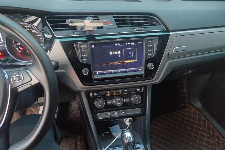 Used Volkswagen Touran 2018 Volkswagen Touran L 280TSI DSG Comfort Edition 7-seater
