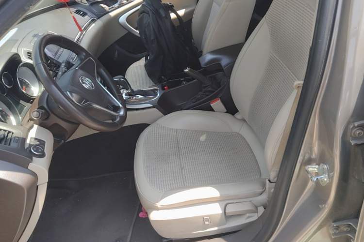 Used Buick Regal 2015 2.0L Leading Fashion Edition
