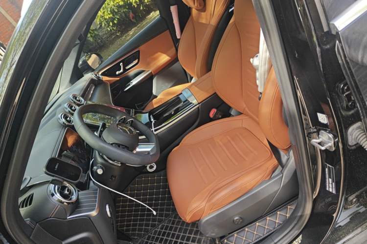 Used Mercedes-Benz GLC 2023 Refreshed GLC 300 L 4MATIC Dynamic Version 7-Seater
