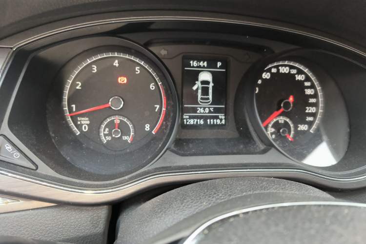 Used Volkswagen Passat 2016 280TSI DSG Prestige Edition Odometer Close Up