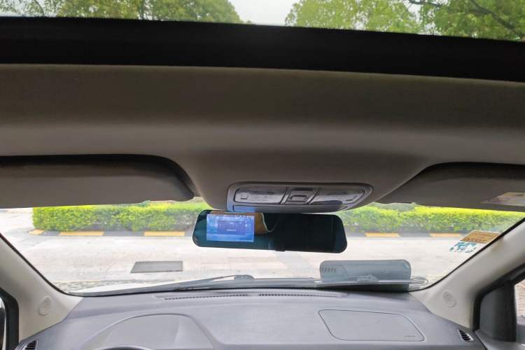 Used CHANGAN KAICHENG Oushang A600 2016 1.5L Manual Luxury 7-Seater Headliner