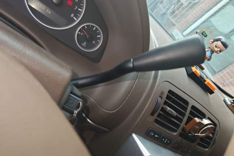 Used Buick GL8 2014 2.4L Classic Edition Gear Lever