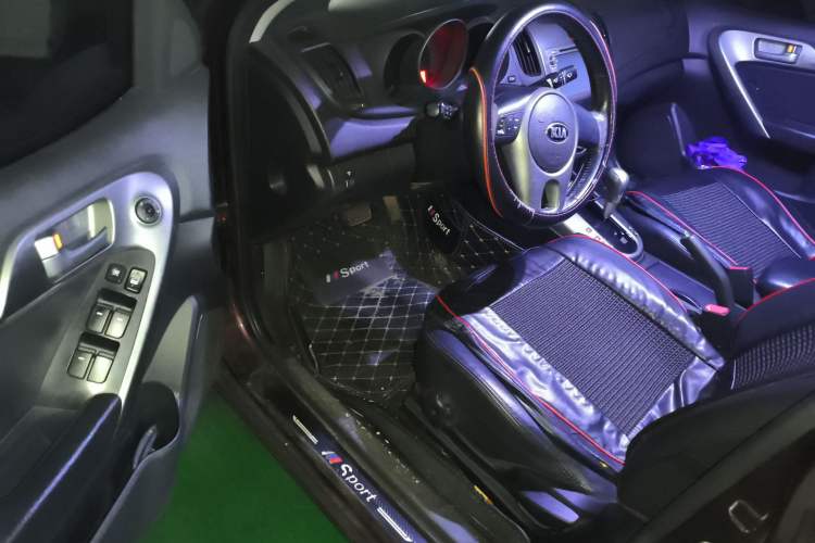 Used Kia Forte 2012 1.6L AT Premium Commemorative Edition Driver Seat