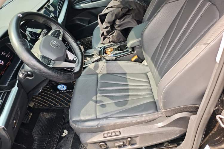 Used Volkswagen Passat 2025 Outstanding Model 380TSI Starry Dragon Glorious Edition Left Front Seat