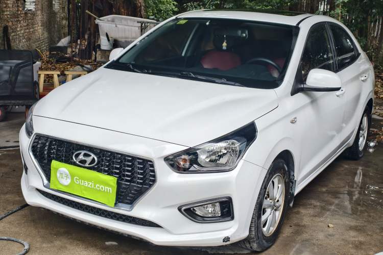 Used Hyundai Verna (older generation) 2017 1.4L Manual Colorful Skyroof Version China V Standard