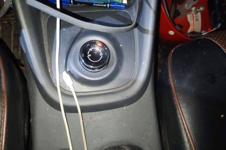 Used Wuling Hongguang New Energy 2024 All-Electric Model 300KM Standard Version Gear Lever