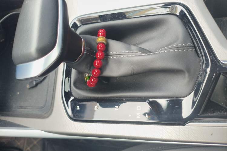 Used Geely Auto Emgrand 2023 4th Generation Champion Edition 1.5L CVT Prestige Model Gear Lever