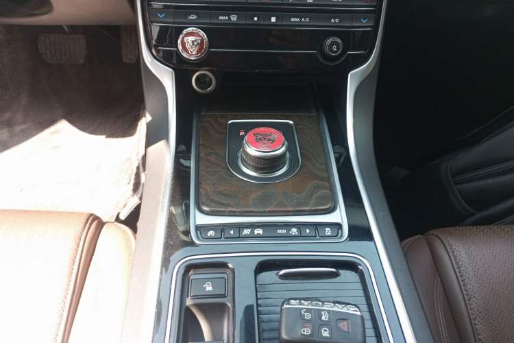 Used Jaguar XFL 2017 XFL 2.0T 240PS Luxury Edition
