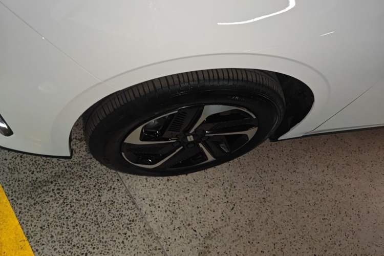 Used Geely Galaxy L6 2025 EM-i 140km Explorer+ Edition
