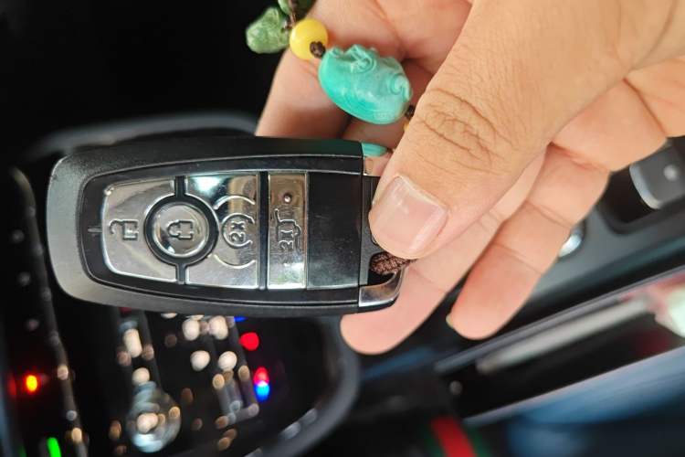 Used Lincoln Corsair 2022 2.0T Two-Wheel-Drive Alaska Glacier Limited Edition
