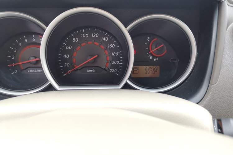 Used Nissan Sylphy 2009 1.6XL Automatic Luxury Sunroof Edition
