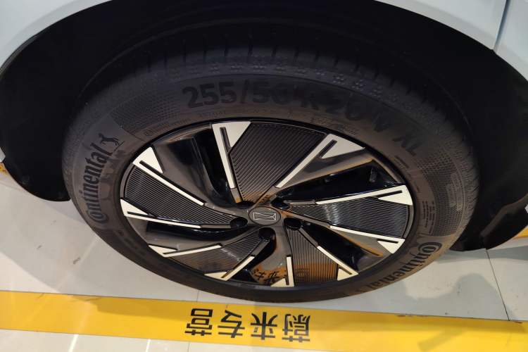 Used Avatr 07 2024 Pro+ All-Electric Version Right Rear Wheel Hub