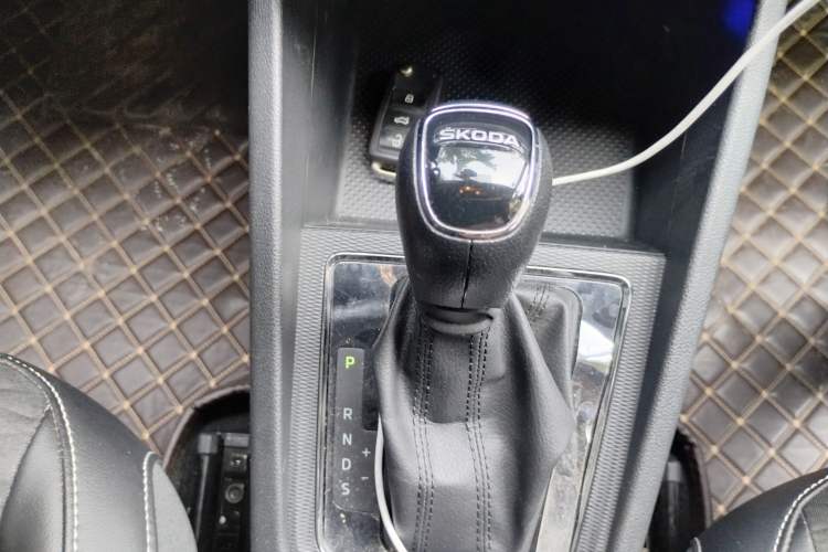 Used Skoda Kamiq 2018 1.5L Automatic Comfort Edition China VI Standard Gear Lever