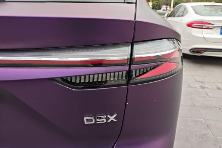 Used Roewe D5X DMH 2024 135 Tech Edition
