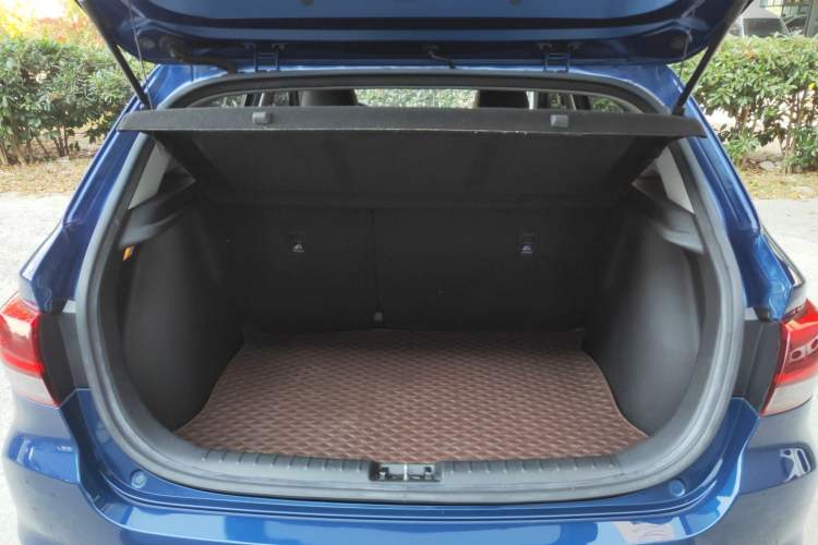 Used Kia KX Cross 2019 1.6L Automatic Dynamic Sunroof Version China VI