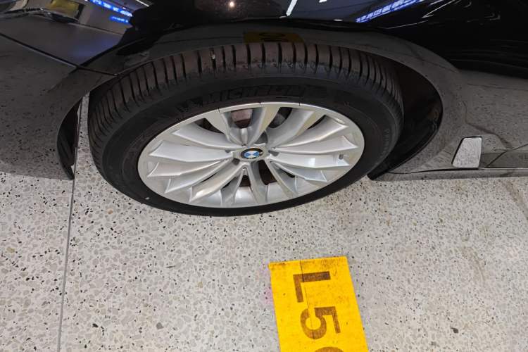 Used BMW 5 Series 2019 Facelifted 530Li Leading Edition Luxury Package
