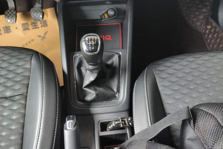 Used Skoda Kamiq 2018 1.5L Manual Comfort Edition China VI Standard Gear Lever