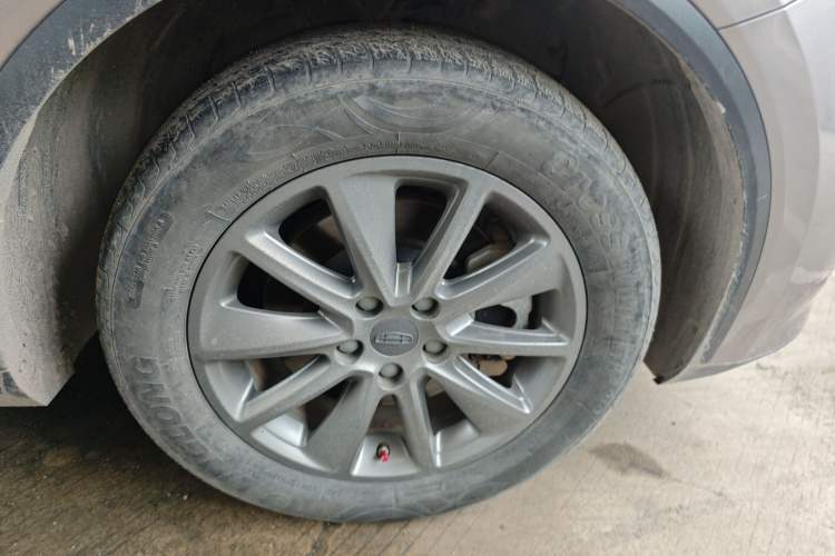 Used Geely Auto Jiajie 2021 1.8TD DCT Comfort Model Right Front Wheel Hub