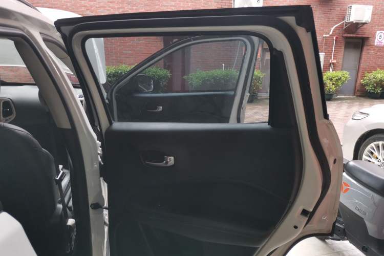 Used Jeep Compass 2020 220T Automatic Leading Edition