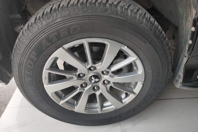 Used Mitsubishi Pajero 2018 V93 3.0L 5-Door GLS Genuine Leather Version – Middle East
