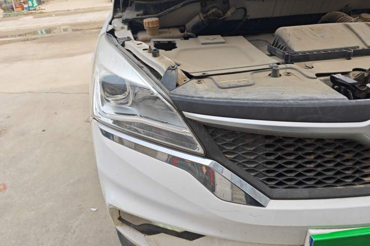 Used HYOSOW H3 2015 1.5L manual luxury version