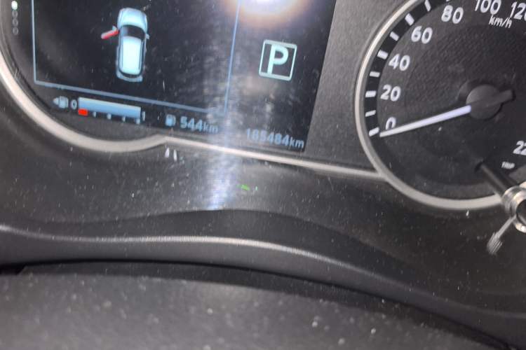 Used Nissan Kicks 2017 1.5L CVT Smart Drive Edition Odometer Close Up