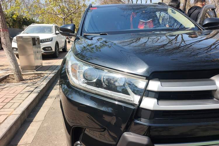 Used Toyota Highlander 2018 2.0T Four-Wheel Drive Elite Edition 7 Seats China VI Standard Right Front Headlight