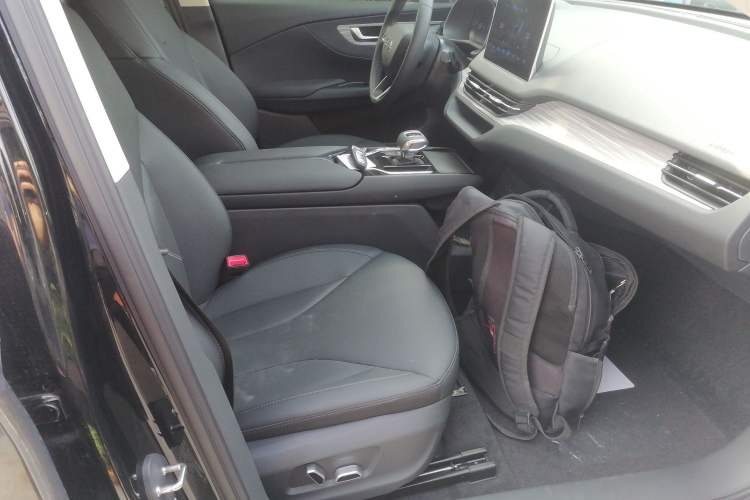 Used Hongqi E-QM5 2023 560km PLUS Right Front Seat