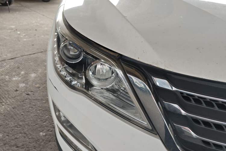 Used Baojun 560 2016 1.8L Manual Elite Edition Right Front Headlight