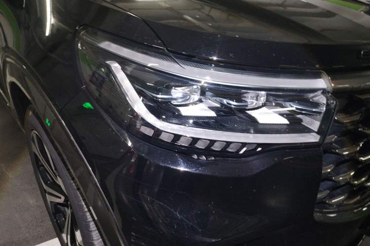 Used Ford Explorer 2023 EcoBoost 285 4x4 ST-LINE 6-Seater
