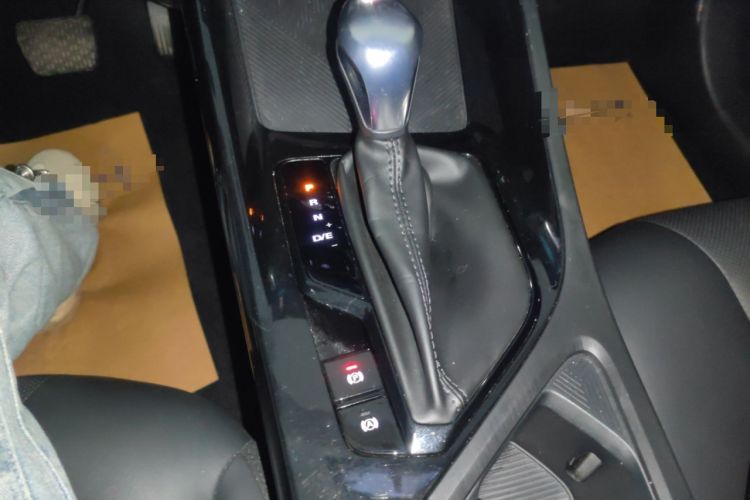 Used Roewe i5 2021 Revised Version 1.5L CVT Diamond Edition Gear Lever