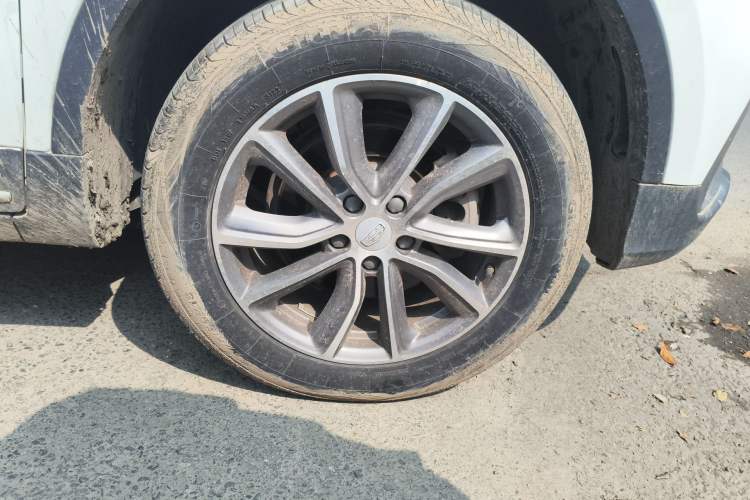 Used Geely Auto Emgrand X7 Sport 2020 1.8TD DCT Two-Wheel Drive Smart Connect 4G-Enabled Version Right Front Wheel Hub