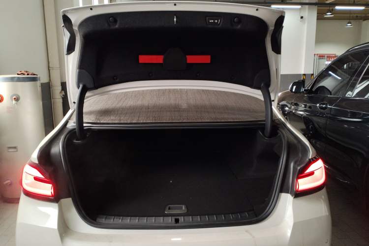 Used BMW 5 Series New Energy 2022 Second Facelift 535Le Pioneer Edition M Sport Package
