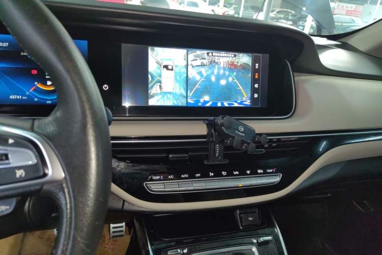 Used GAC Trumpchi M6 2021 270T DCT Prestige Edition (7 Seats) Audio And AC Panel