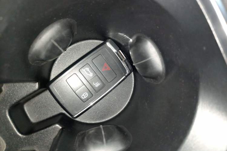 Used Land Rover Discovery Sport 2020 249 PS R-Dynamic Performance Edition
