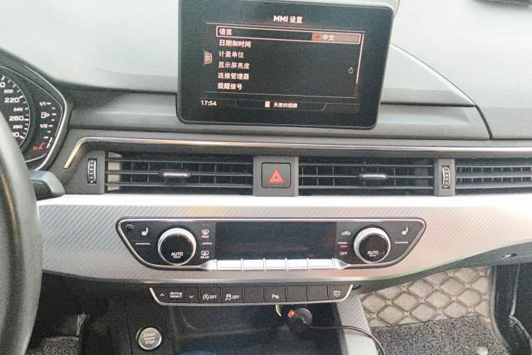 Used Audi A4L 2017 40 TFSI Fashion Model Audio And AC Panel