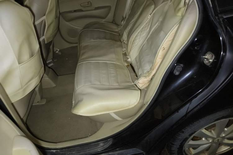 Used Nissan Sylphy 2012 Classic 1.6XE Automatic Comfort Edition Left Rear Seat