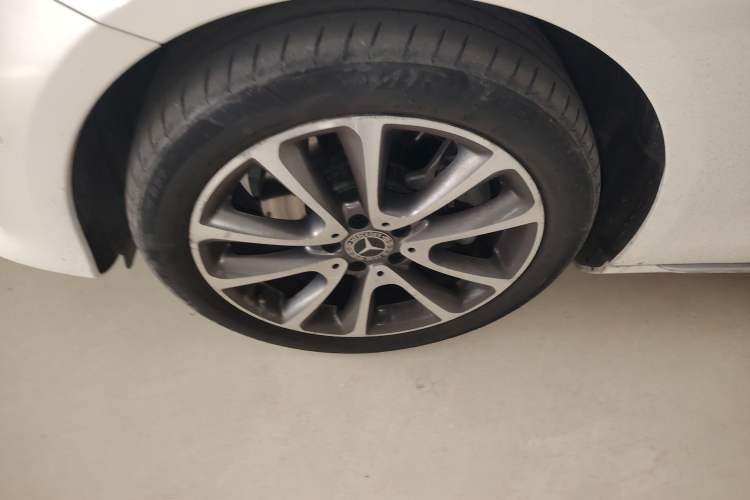 Used Mercedes-Benz E-Class 2017 E 200 L 4MATIC Exterior 4