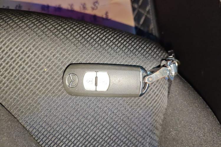 Used Mazda 3 Axela 2017 Hatchback 1.5L Automatic Comfort Model Emission Standard China V
