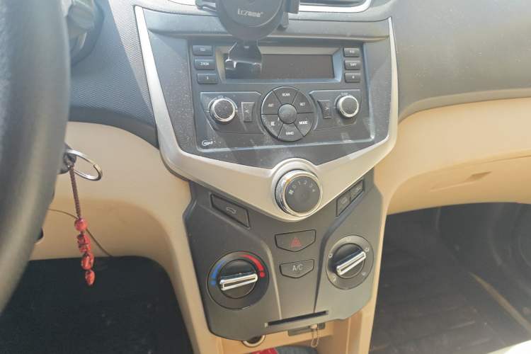 Used Chery Fengyun 2 2013 Hatchback 1.5L Manual Ruiyi Edition
