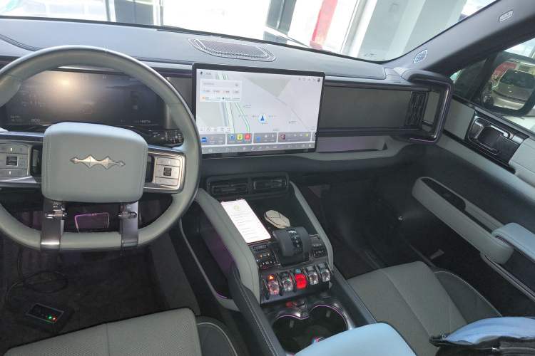 Used Formula Leopard 5 2023 Explore Edition