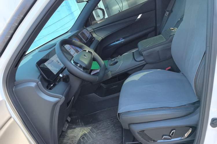 Used CHANGAN CS75 PLUS 2025 4th Generation 1.5T New Blue Whale Smart Flagship Version