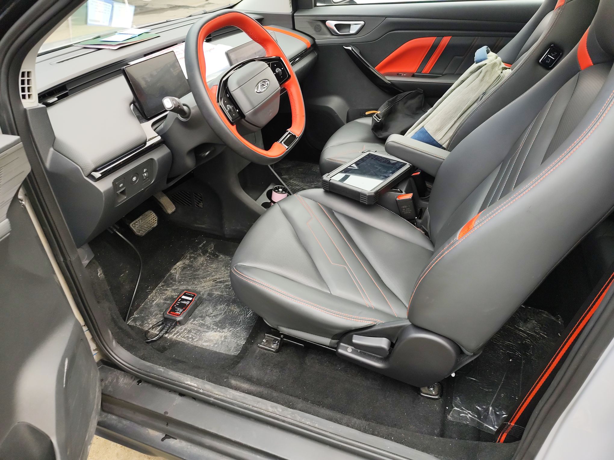 Переднее сиденье в автомобиле