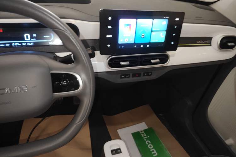 Used Geely Galaxy Panda 2025 210km Panda Kart Audio And AC Panel