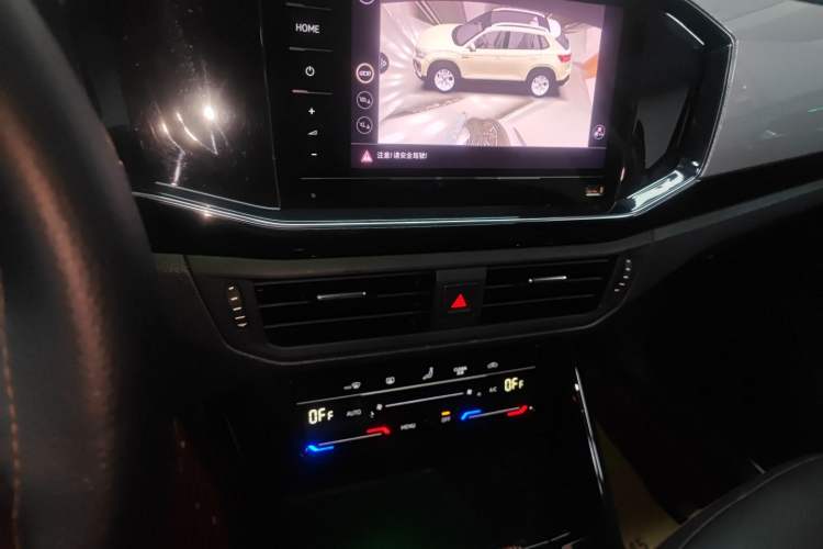 Used Volkswagen Tayron 2021 280TSI Two-Wheel Drive Luxury Smart Connectivity Version Audio And AC Panel