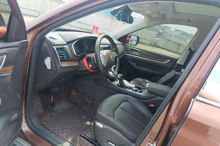 Used Roewe RX8 2018 30T Smart Connectivity All-Wheel Drive Supreme Edition