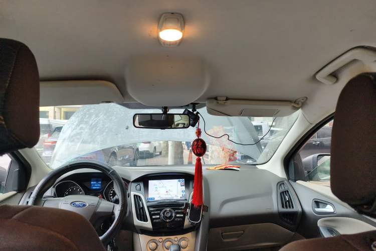 Used Ford Focus 2012 Sedan 1.6L Automatic Comfort Model Headliner