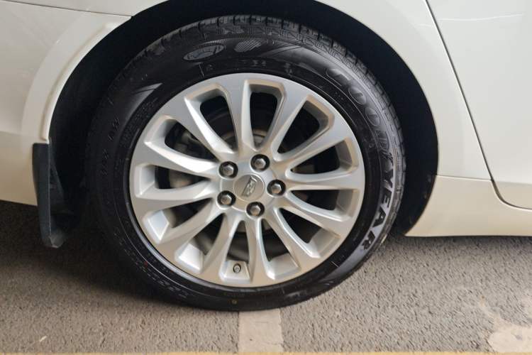 Used Cadillac XTS 2018 28T Tech Edition Right Rear Wheel Hub