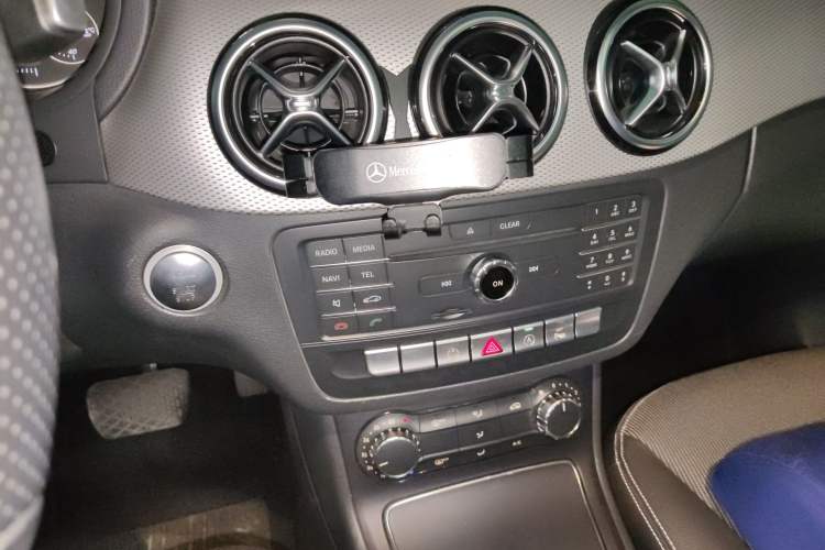 Used Mercedes-Benz B-Class 2015 B 200 Sport Edition Audio And AC Panel