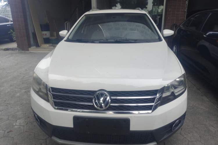 Used Volkswagen Cross Lavida 2014 1.4TSI DSG
